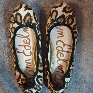 7.5 Sam Edelman leopard Felicia flats